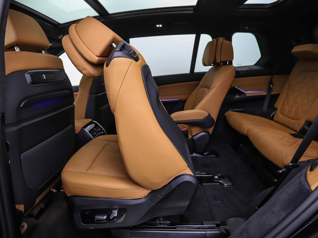 Thumbnail: 2026 BMW X7 - 24