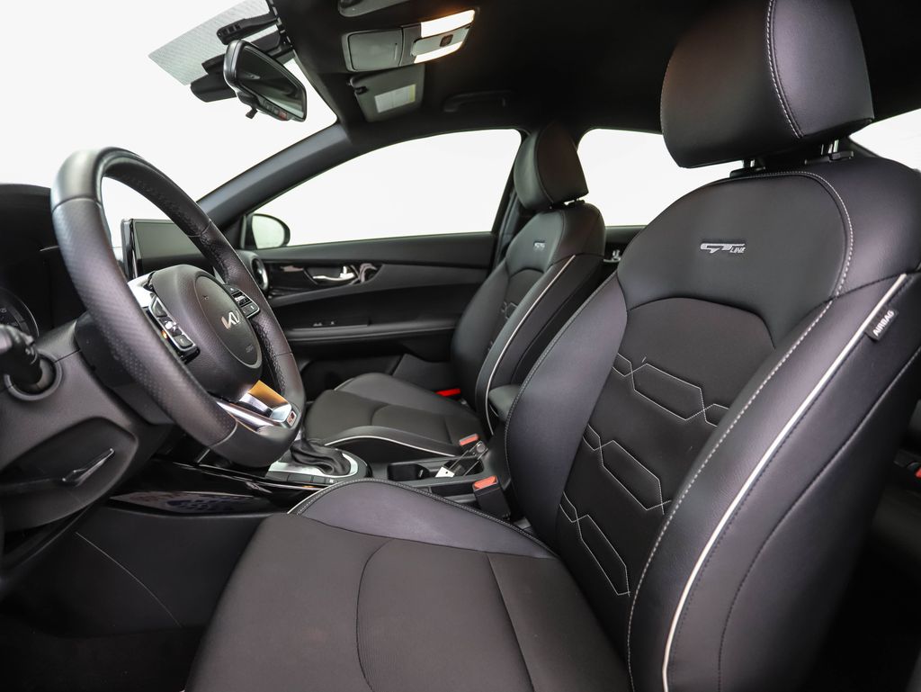 Thumbnail: 2024 Kia Forte - 11