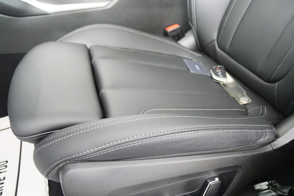 2024 BMW 3 Series 330i 9