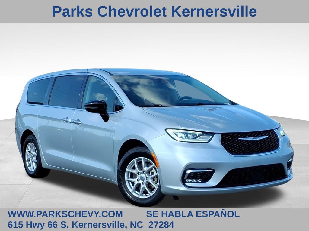 Silver Mist Clearcoat 2024 Chrysler Pacifica Touring L FWD Minivan Front-Wheel Drive 9-Speed Automatic