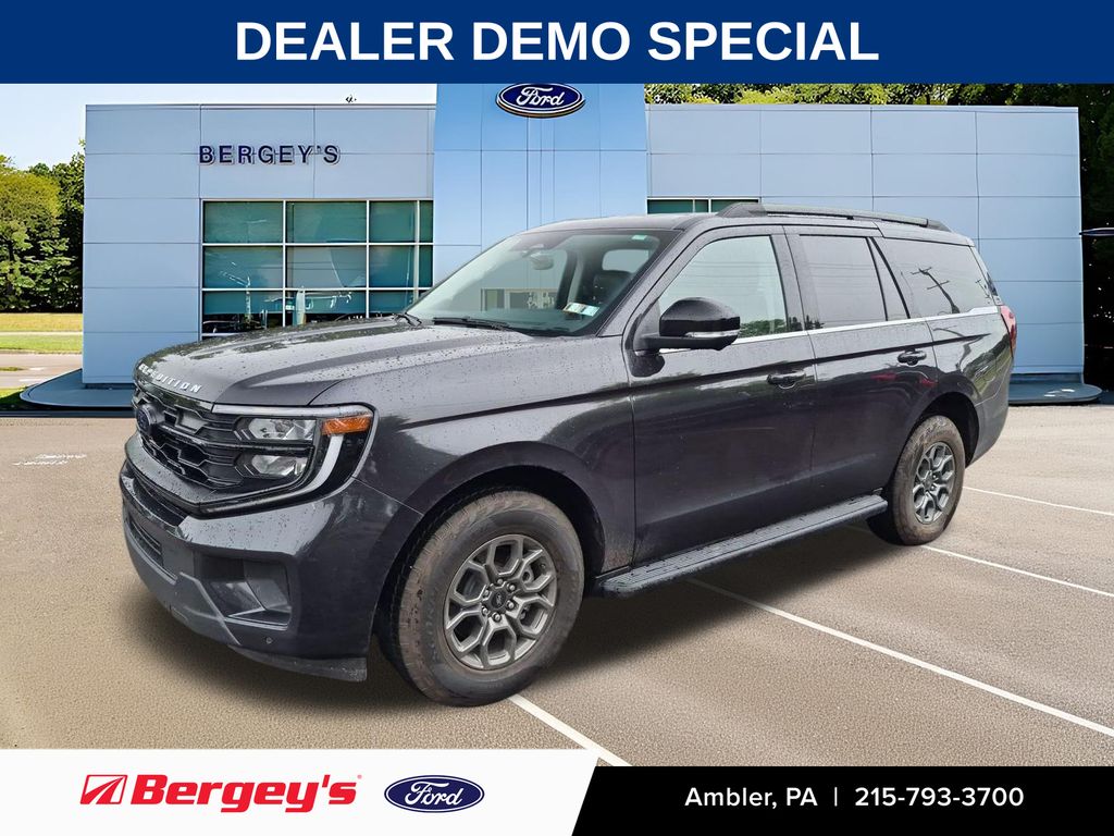 Dark Matter Gray Metallic 2026 Ford Expedition SUV / Crossover Four-Wheel Drive Automatic