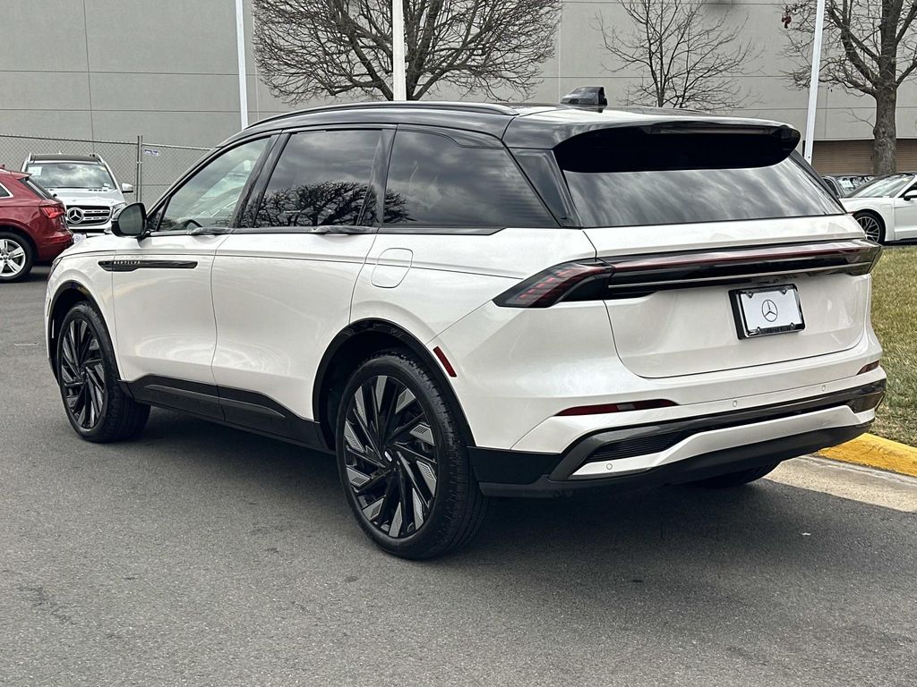 Thumbnail: 2025 Lincoln Nautilus - 13