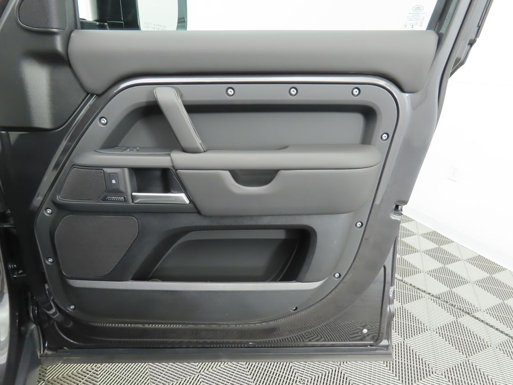 Thumbnail: 2025 Land Rover Defender - 25