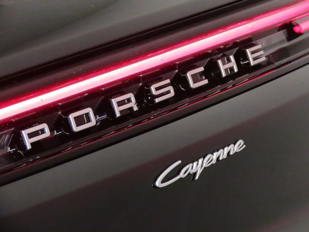 Thumbnail: 2026 Porsche Cayenne - 12