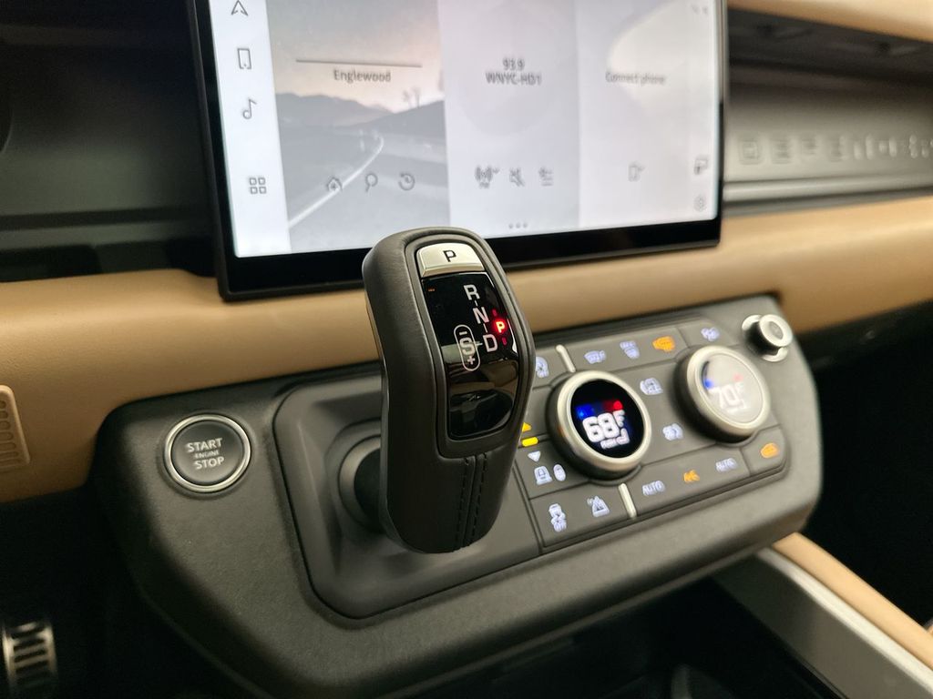 2025 Land Rover Defender 130 13