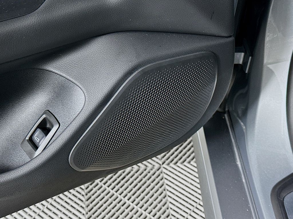 2024 BMW i4 eDrive35 19