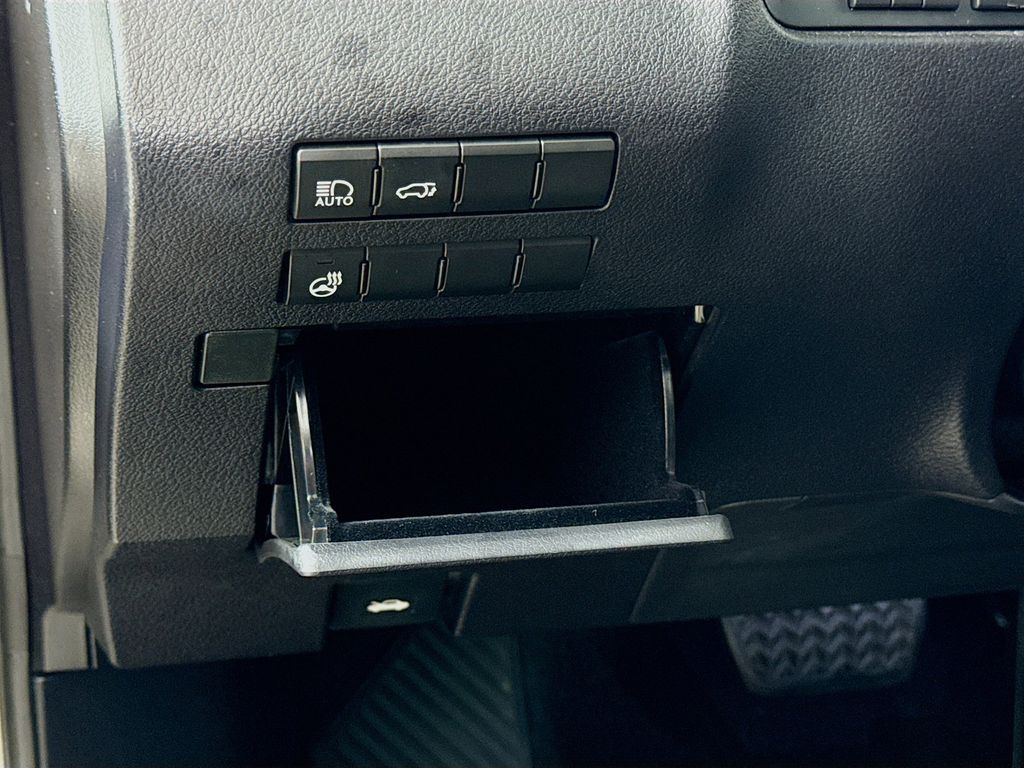 Thumbnail: 2020 Lexus RX - 10