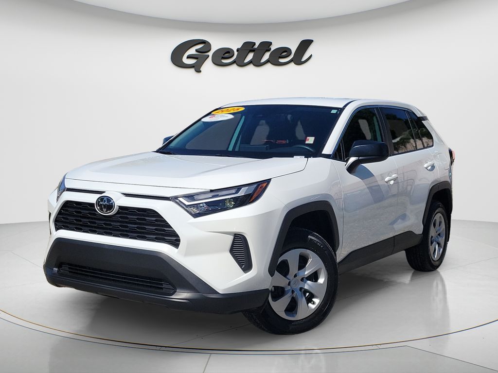 2025 Toyota RAV4 LE