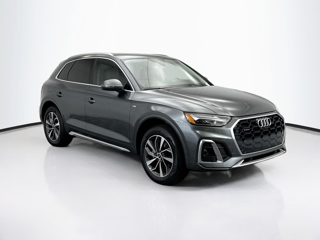 Thumbnail: 2022 Audi Q5 - 3
