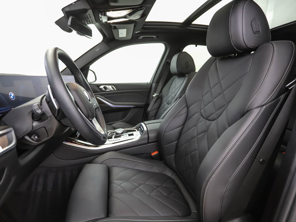 Thumbnail: 2024 BMW X5 - 11