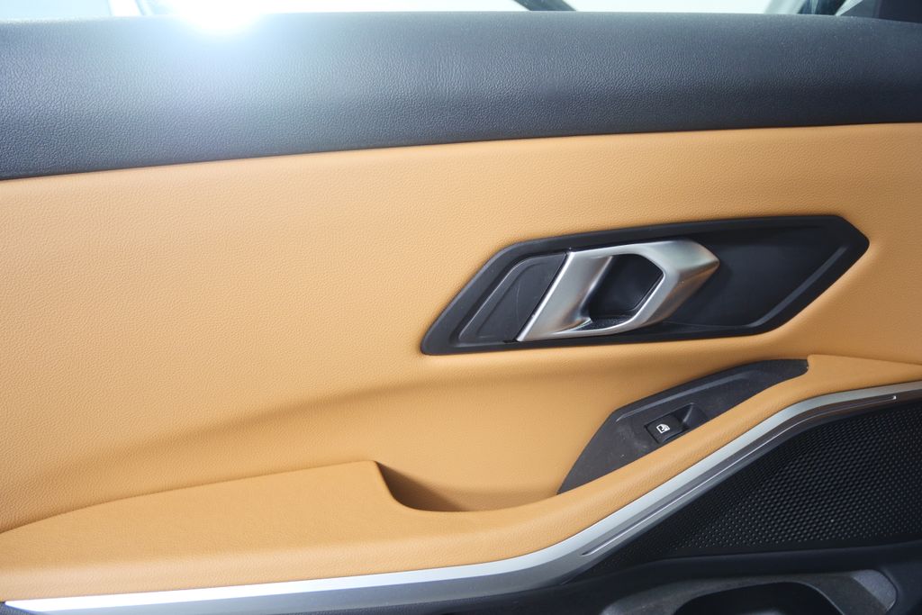 Thumbnail: 2025 BMW 3 Series - 15