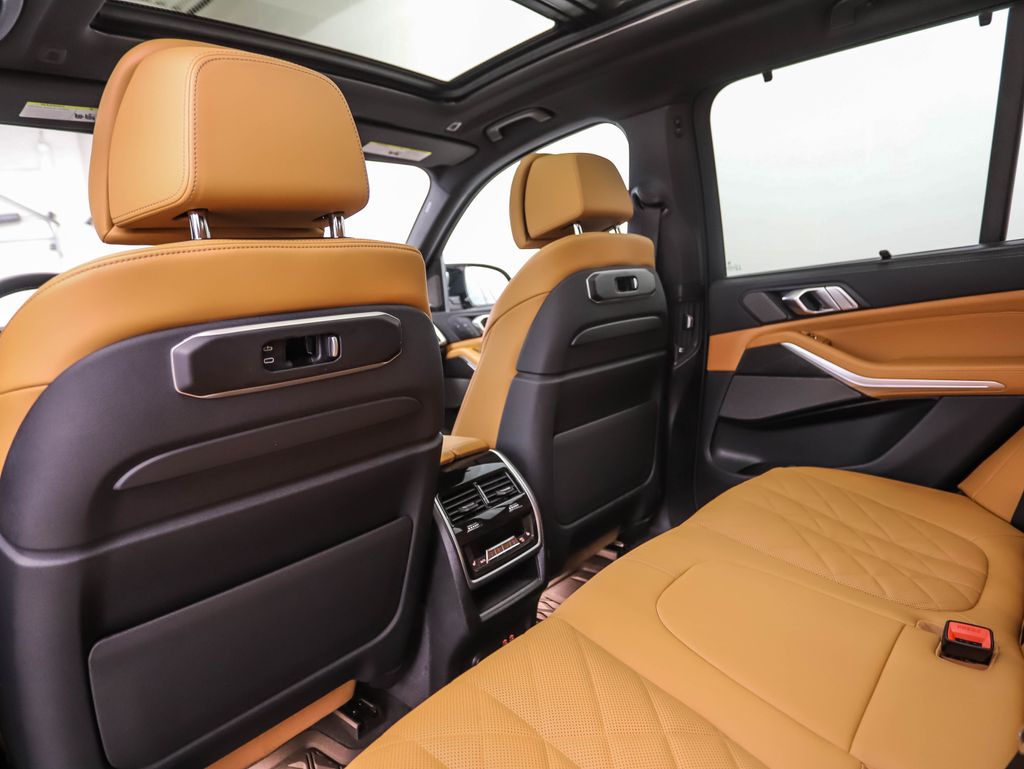 Thumbnail: 2026 BMW X5 - 21