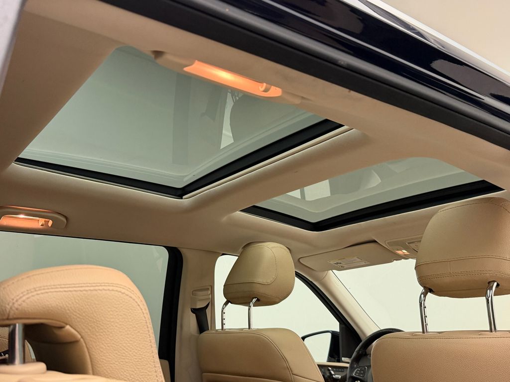 Thumbnail: 2018 Mercedes-Benz GLS - 14