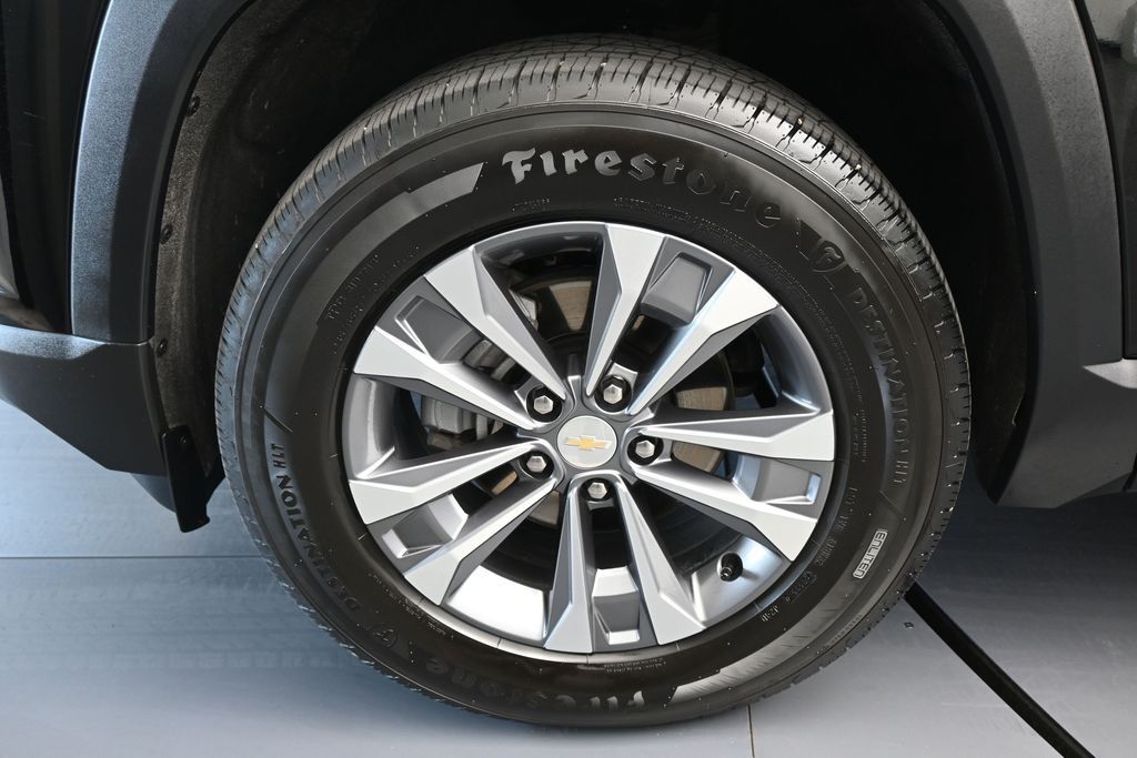 Used 2026 Mosaic Black Metallic Chevrolet LT image 29
