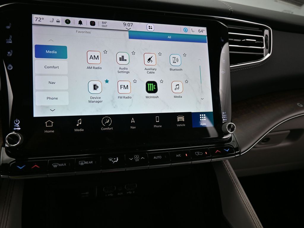 Used 2024 Diamond Black Crystal Pearlcoat Jeep Base image 26