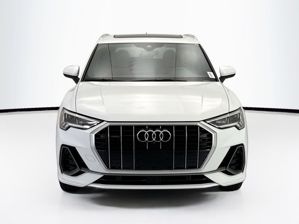 Thumbnail: 2022 Audi Q3 - 2