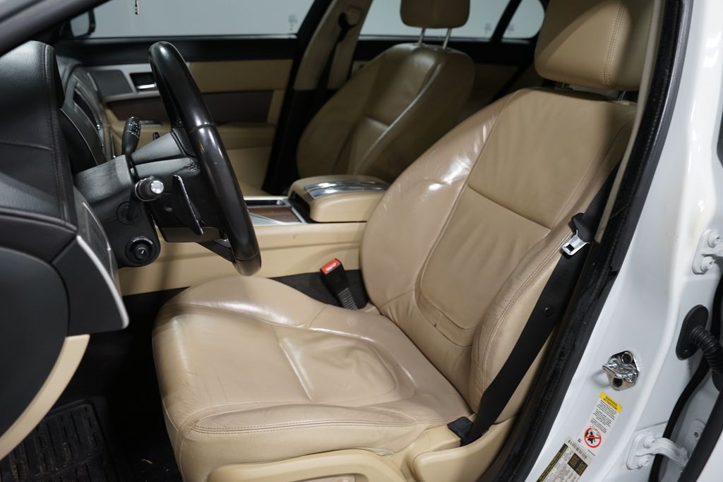 Thumbnail: 2012 Jaguar XF - 6