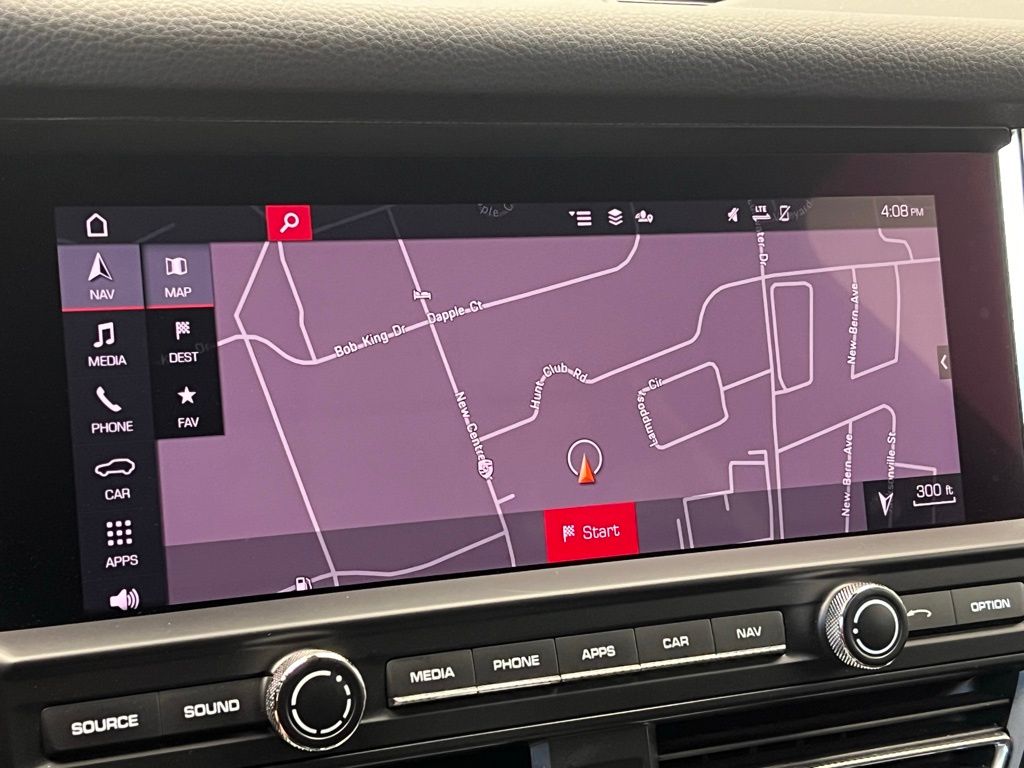 Thumbnail: 2021 Porsche Macan - 13