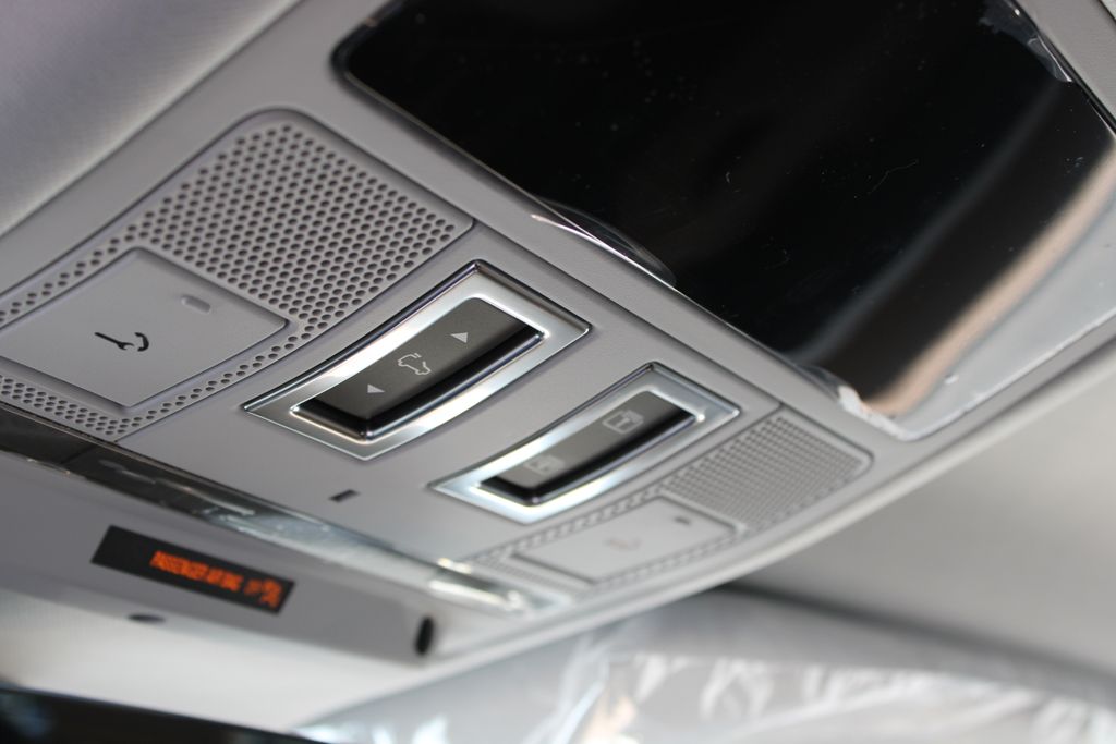 New 2026 White Land Rover S image 32