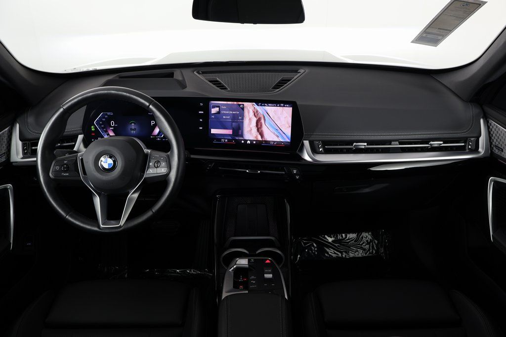 Thumbnail: 2025 BMW X1 - 8
