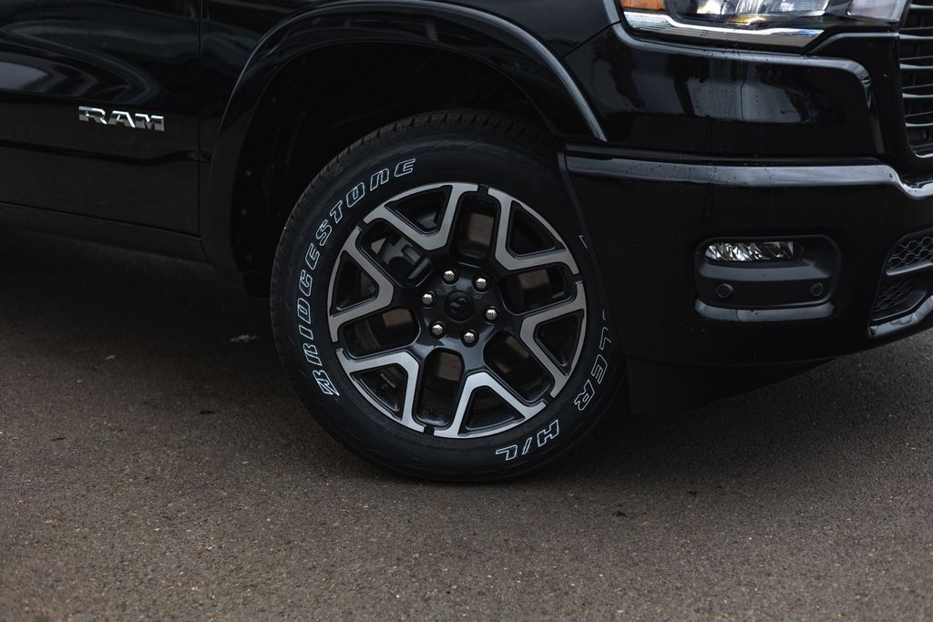 2026 Ram 1500 Laramie thumbnail 4