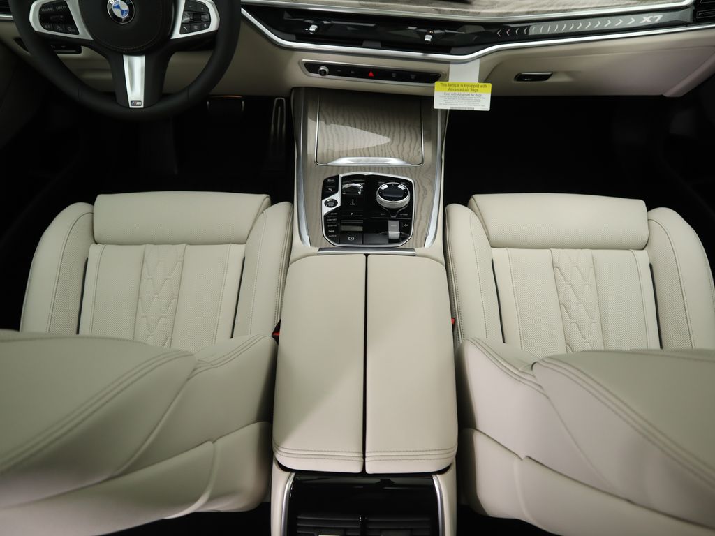 Thumbnail: 2026 BMW X7 - 17