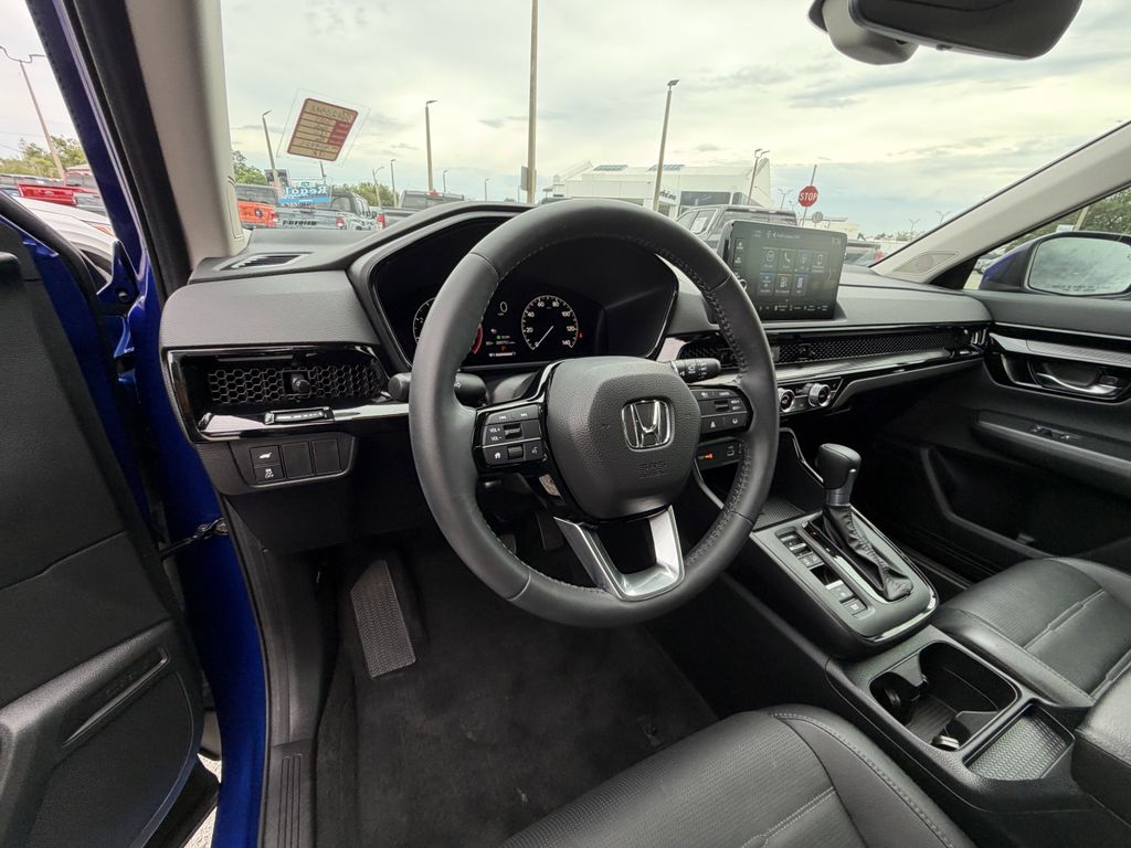 used 2025 Honda CR-V car, priced at $32,991