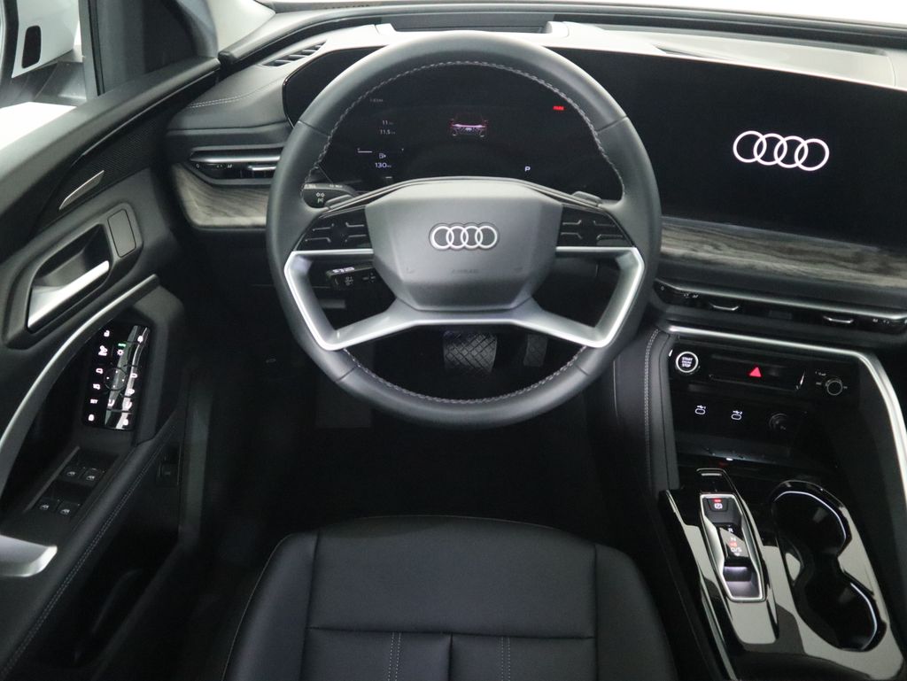 Thumbnail: 2025 Audi Q5 - 11