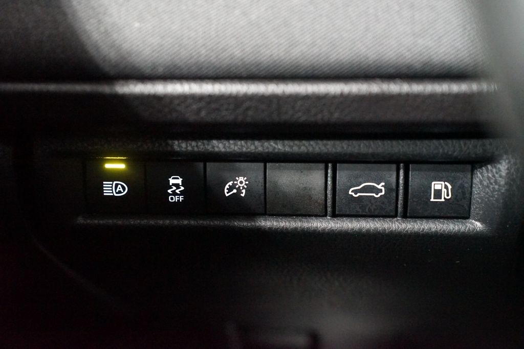 Thumbnail: 2025 Toyota Camry - 24