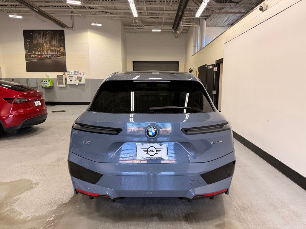 Thumbnail: 2023 BMW iX - 4