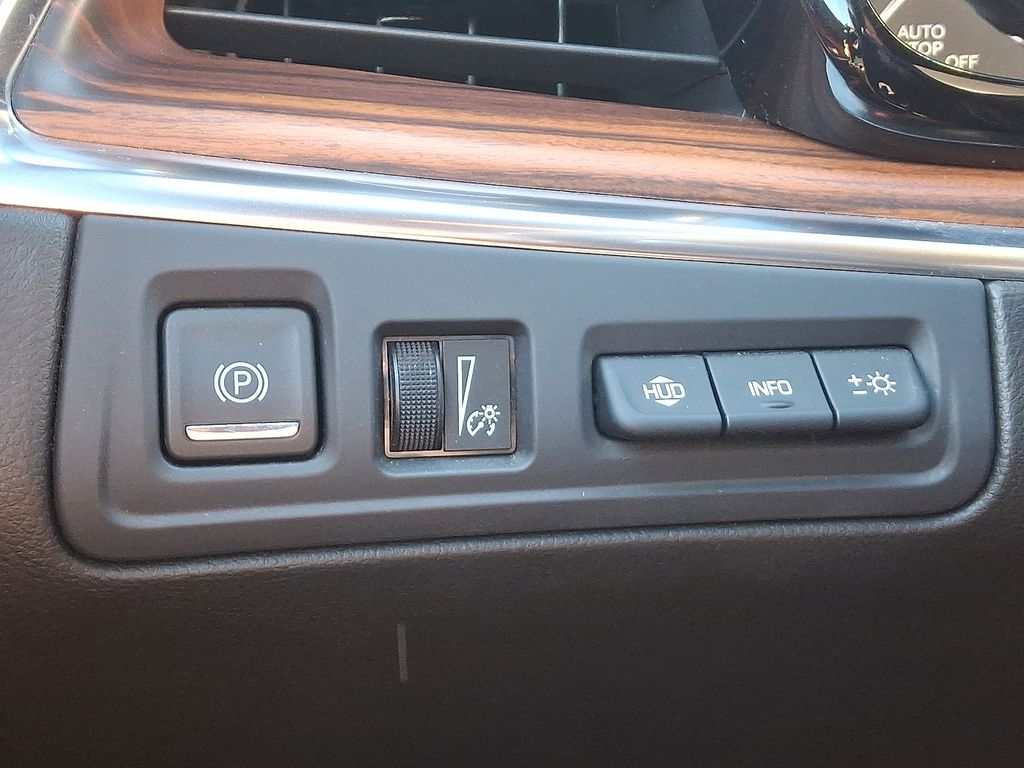 Thumbnail: 2025 Cadillac XT5 - 24