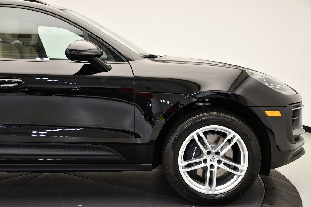 Thumbnail: 2025 Porsche Macan - 15