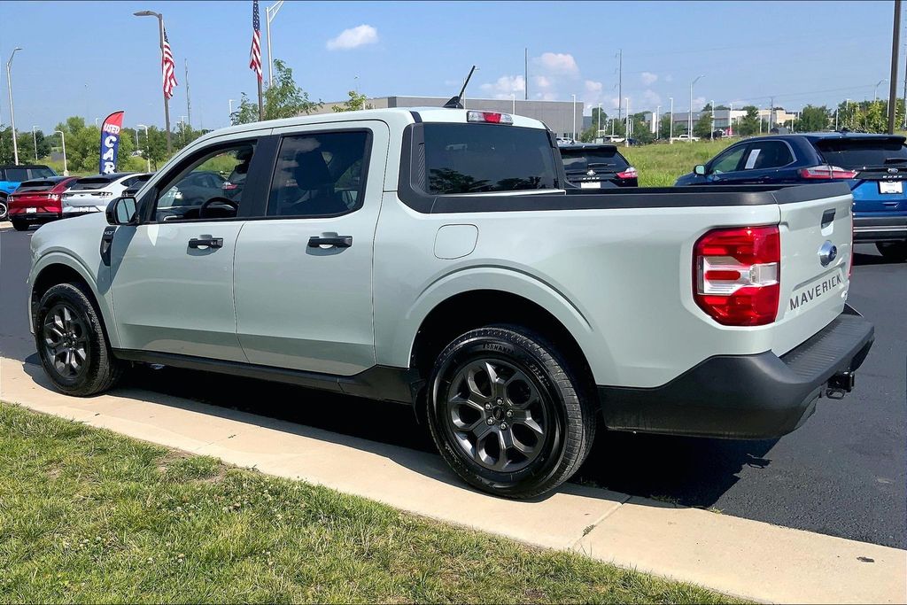 Used 2024 Green Ford XLT image 2