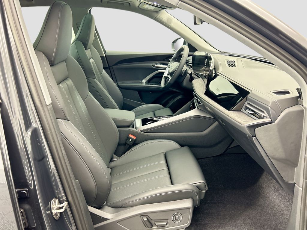 Thumbnail: 2025 Audi Q5 - 19