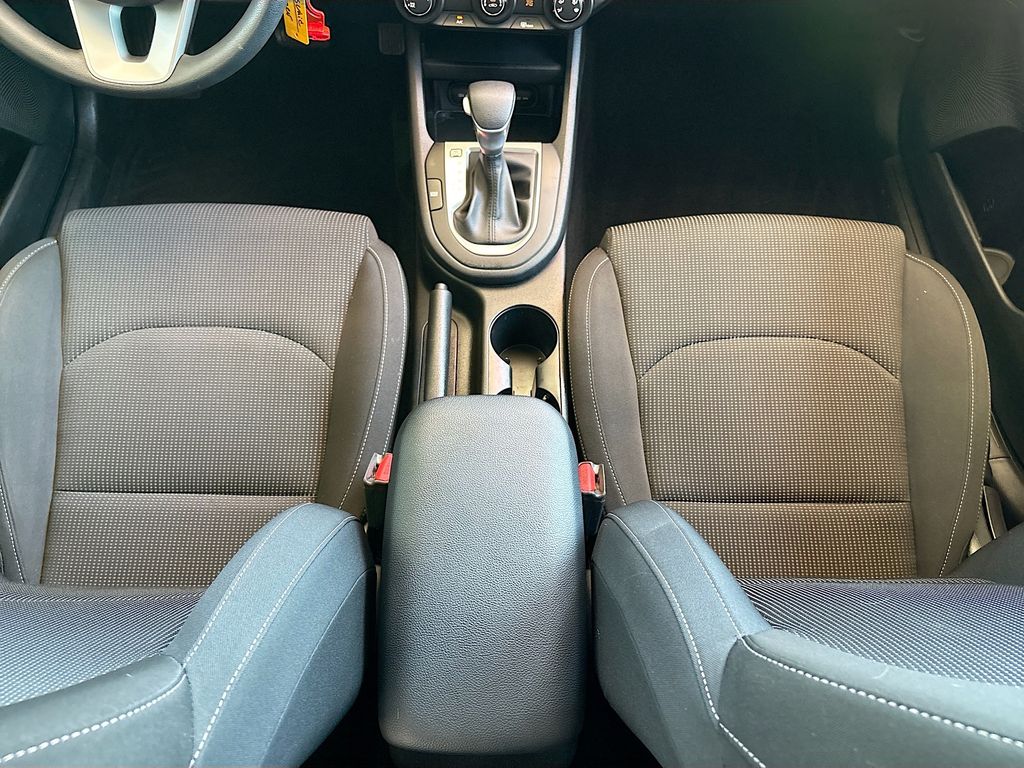 Thumbnail: 2021 Kia Forte - 16