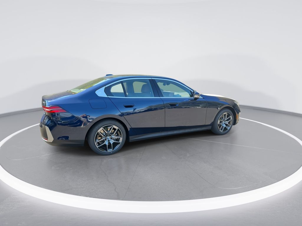 Thumbnail: 2027 BMW 5 Series - 8