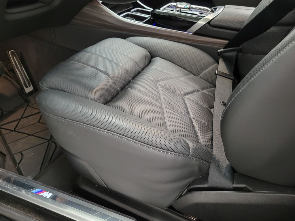 Thumbnail: 2024 BMW 7 Series - 23