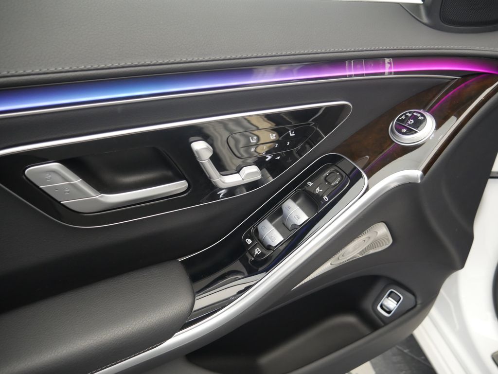 Thumbnail: 2022 Mercedes-Benz S-Class - 17