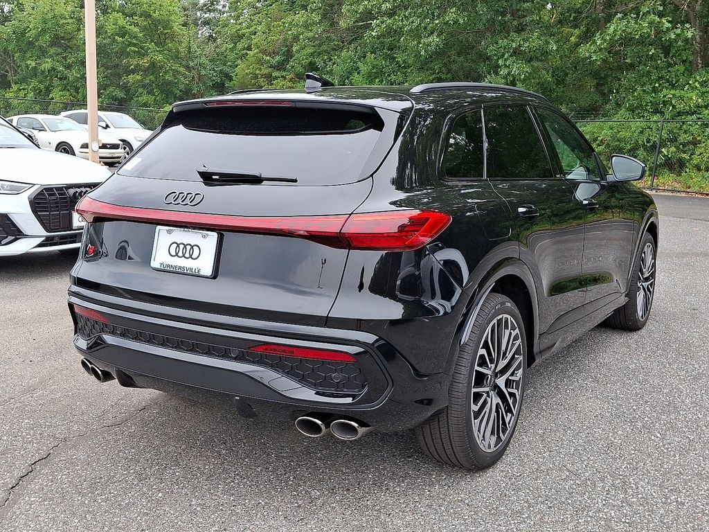 Thumbnail: 2025 Audi SQ5 - 4