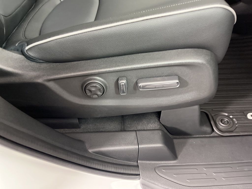 2025 Honda Odyssey Touring 9