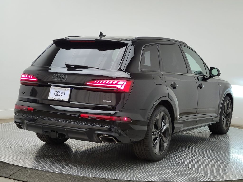 Thumbnail: 2026 Audi Q7 - 6