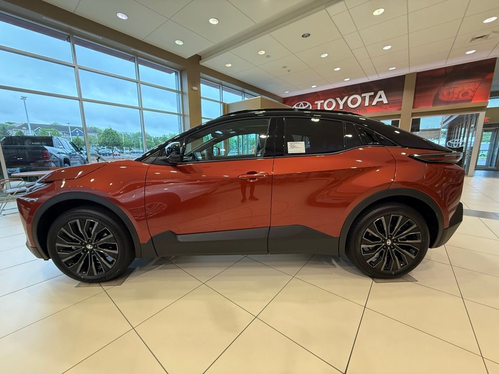 Thumbnail: 2026 Toyota C-HR - 2
