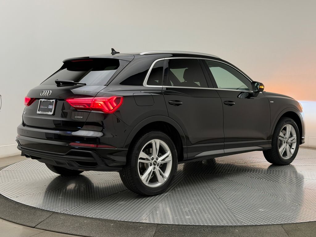 Thumbnail: 2023 Audi Q3 - 9