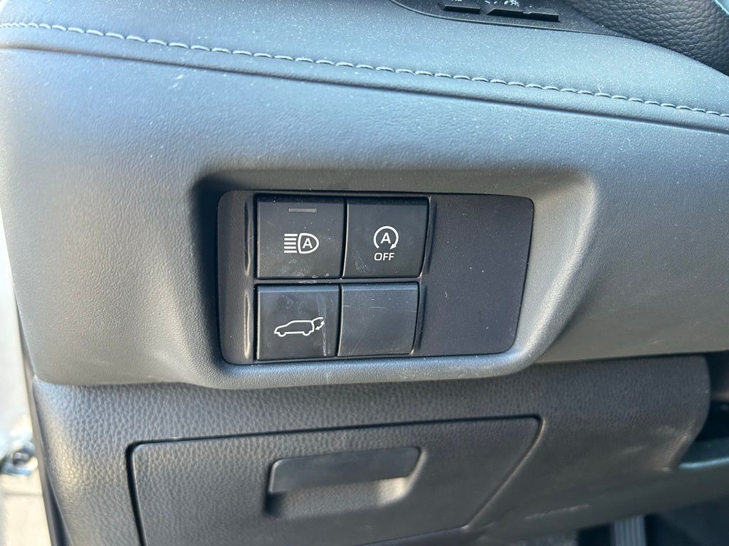 Thumbnail: 2025 Toyota Highlander - 18