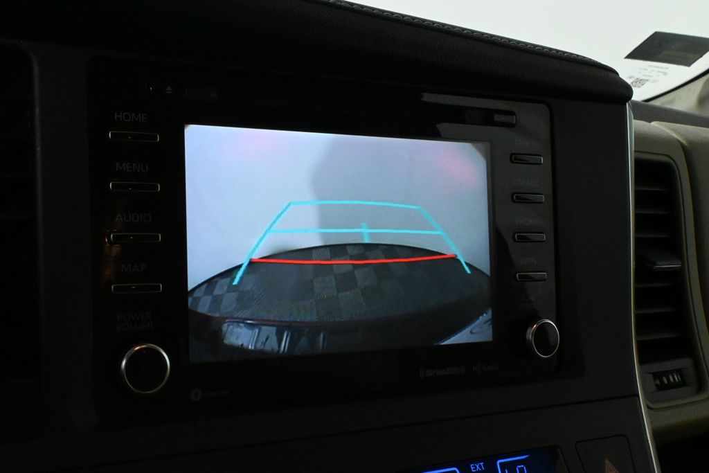 2019 Toyota Sienna XLE Premium 27