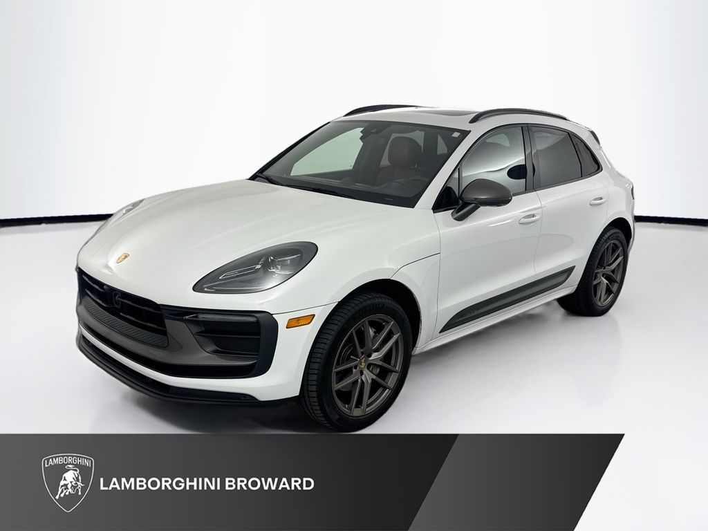 White 2023 Porsche Macan T AWD SUV / Crossover All-Wheel Drive 7-Speed Automatic