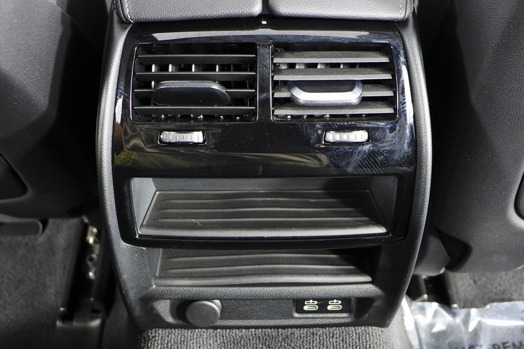 Thumbnail: 2022 BMW 5 Series - 23