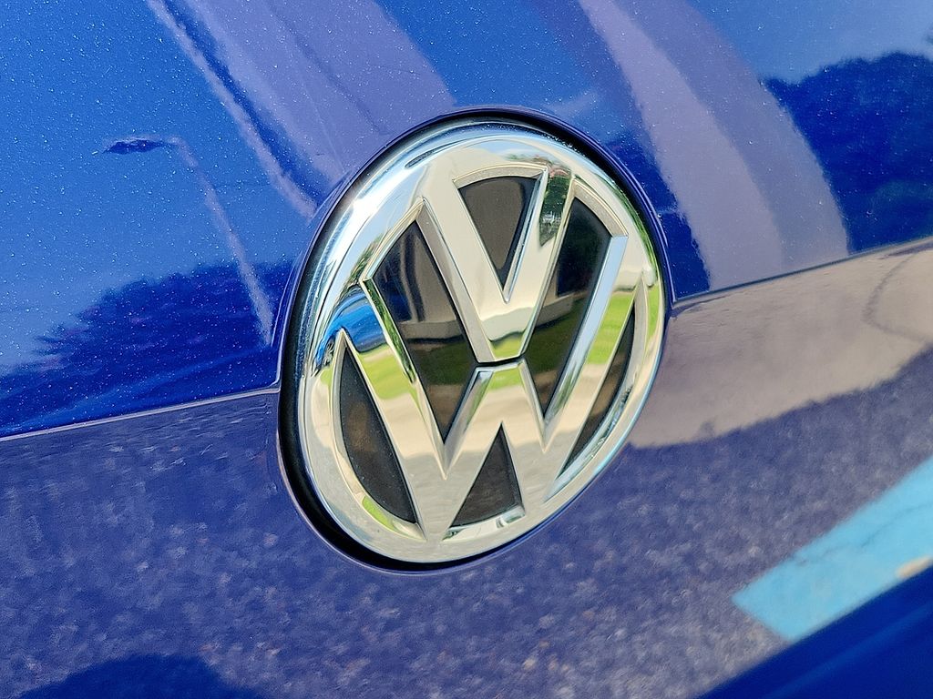 Thumbnail: 2016 Volkswagen Golf - 29