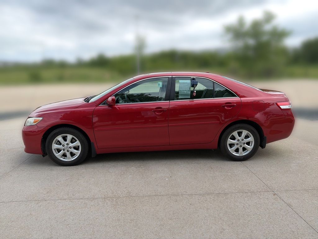 Barcelona Red Metallic 2011 Toyota Camry LE Sedan Front-Wheel Drive 6-Speed Automatic Overdrive