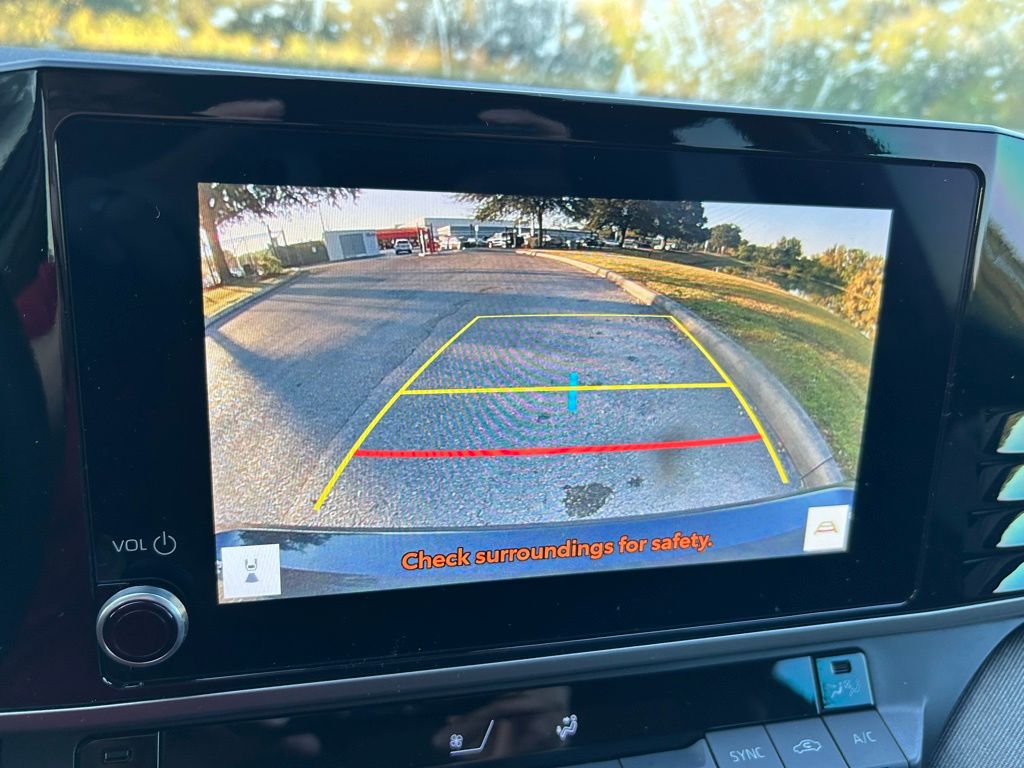 Thumbnail: 2025 Toyota Camry - 24